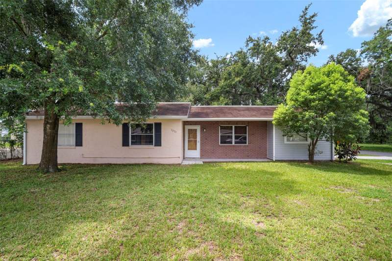 Poinsettia PlaceHomes for Sale in Plant City, FL