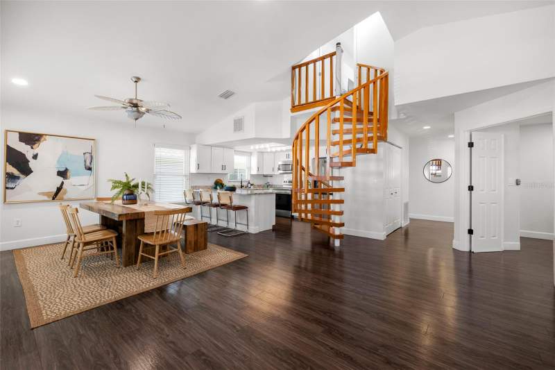 3 bedroom Single Family Residence at 247 126th Avenue, Treasures Of Capri Sub, Treasure Island — photo 4