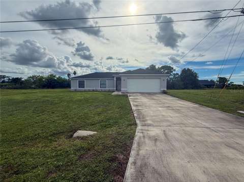 514 NE 5Th Place, waterfront for sale in Cape Coral