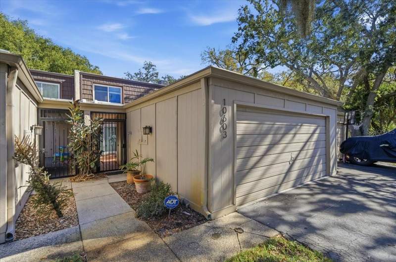 3 bedroom Condominium at 10603 Carrollbrook Way #10603, Carrollbrook Patio Twnhs C, Tampa — photo 2