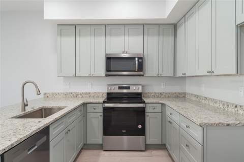 288 N Oak Avenue, Sanford FL - photo 7 of 42