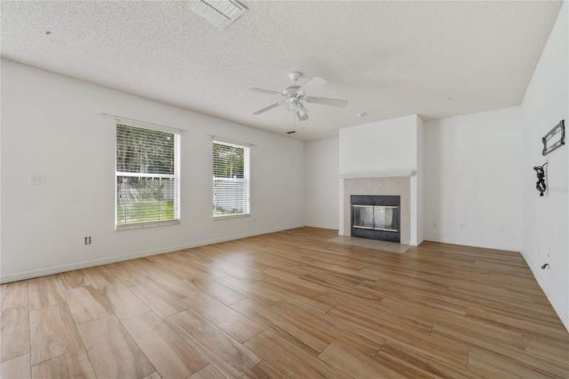4 bedroom Single Family Residence at 115 Walnut Crest Run, Preserve At Lake Monroe, Sanford — photo 5