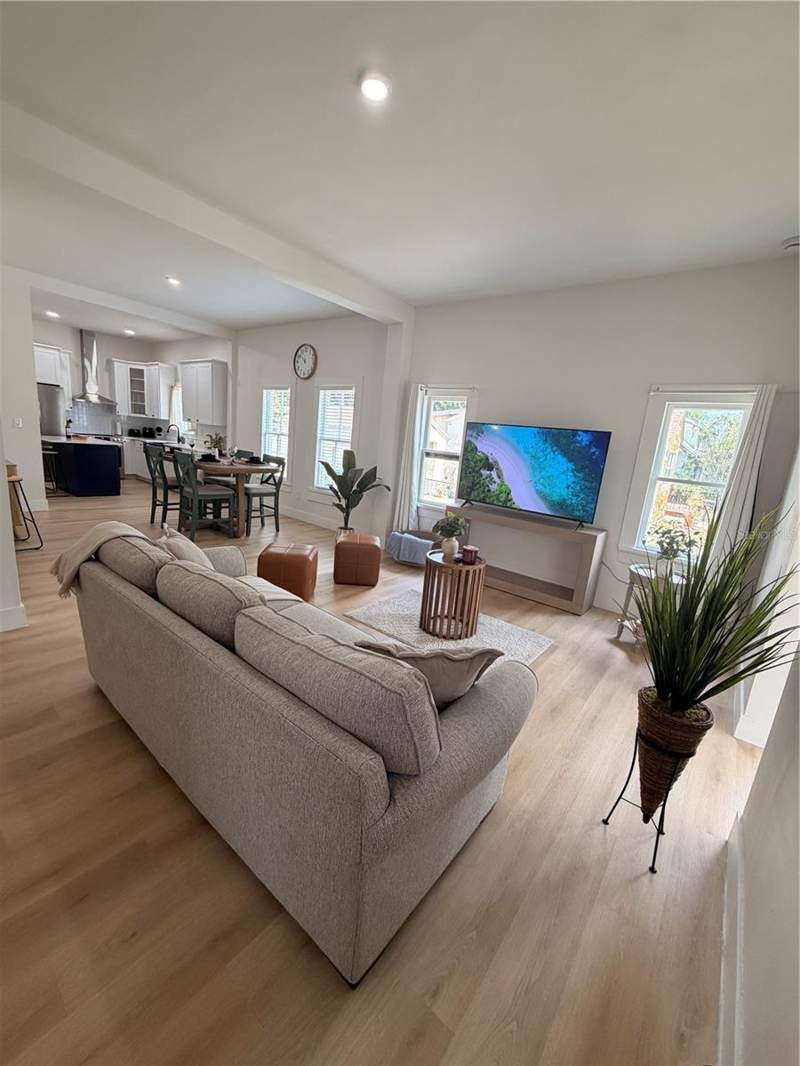 3 bedroom Single Family Residence at 3006 N Jefferson Street, Terrys Sub, Tampa — photo 4