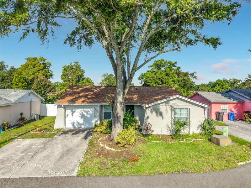 3 bedroom Single Family Residence at 7606 Woodland Oaks Court, Timberlane Sub Unit 3A, Tampa — photo 1
