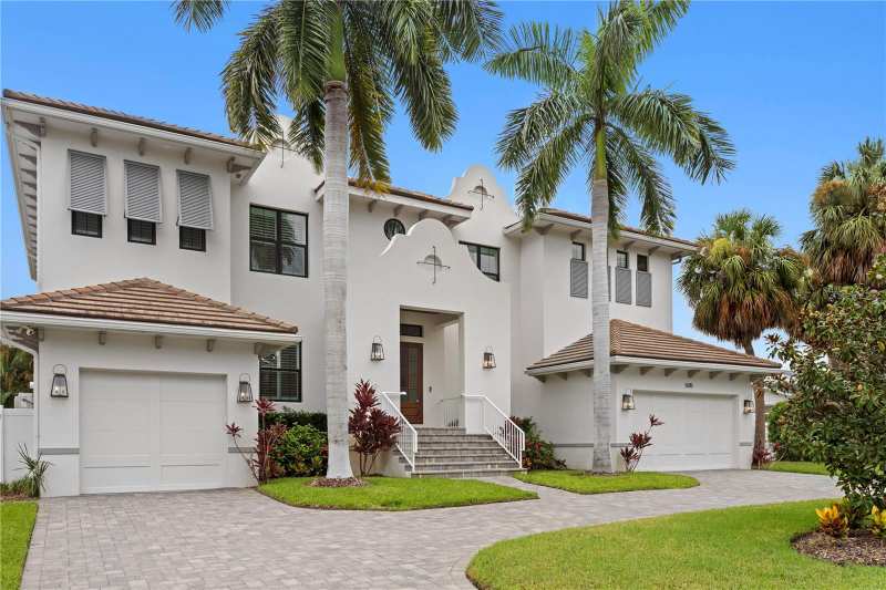 5 bedroom Single Family Residence at 5015 W Longfellow Avenue, Sunset Park, Tampa — photo 1