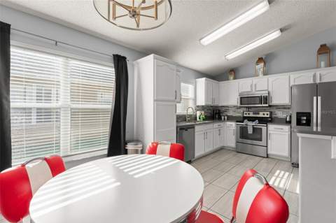 8060 Santee Drive, Kissimmee FL - photo 15 of 66