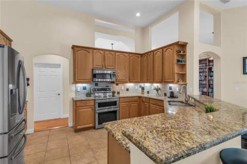 9113 Ivey Hill Court, Orlando FL - photo 17 of 55