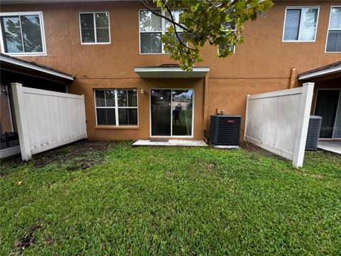 10851 Kensington Park Avenue, Riverview FL - photo 9 of 32