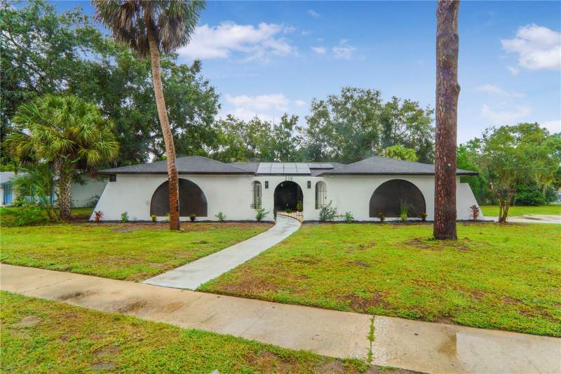 4 bedroom Single Family Residence at 219 Sheridan Avenue, Winsor Manor 1st Add, Longwood — photo 2