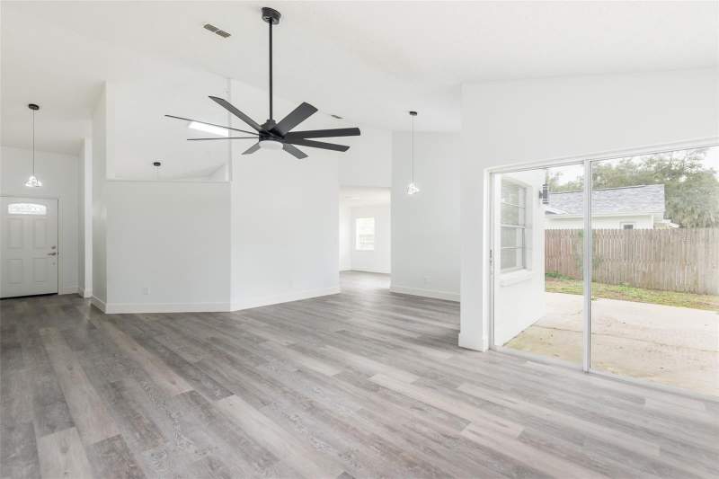 4 bedroom Single Family Residence at 12114 Fruitwood Drive, Boyette Spgs Sec B Un #1, Riverview — photo 4