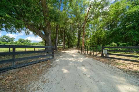 13576 NW County Road 235, Alachua FL - photo 6 of 32