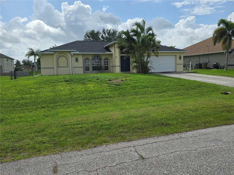 3 bedroom Single Family Residence at 219 NW 25th Place, Cape Coral, Cape Coral — photo 1