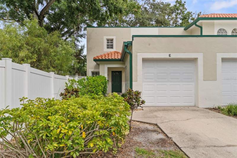 Jacaranda TownhomesHomes for Sale in Tampa, FL