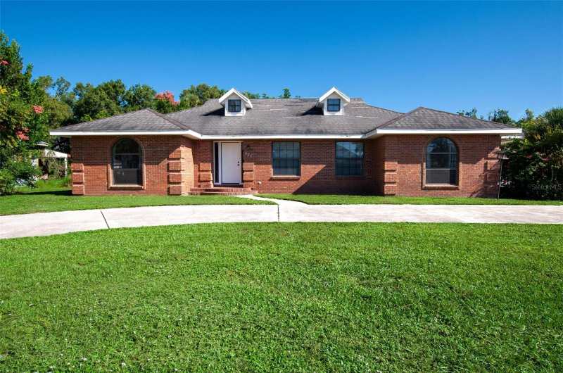 3 bedroom Single Family Residence at 627 E Magnolia Street, Original Surv/Arcadia, Arcadia — photo 1