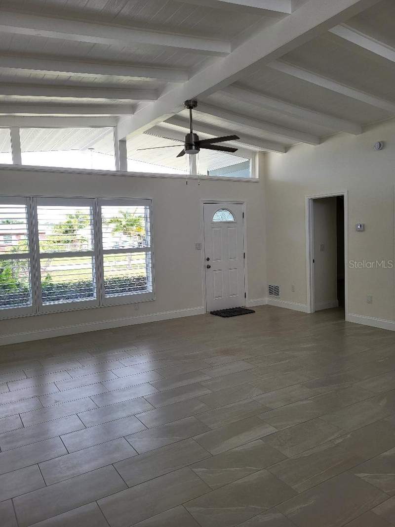 3 bedroom Single Family Residence at 828 Blue Heron Boulevard, Point Heron, Ruskin — photo 2