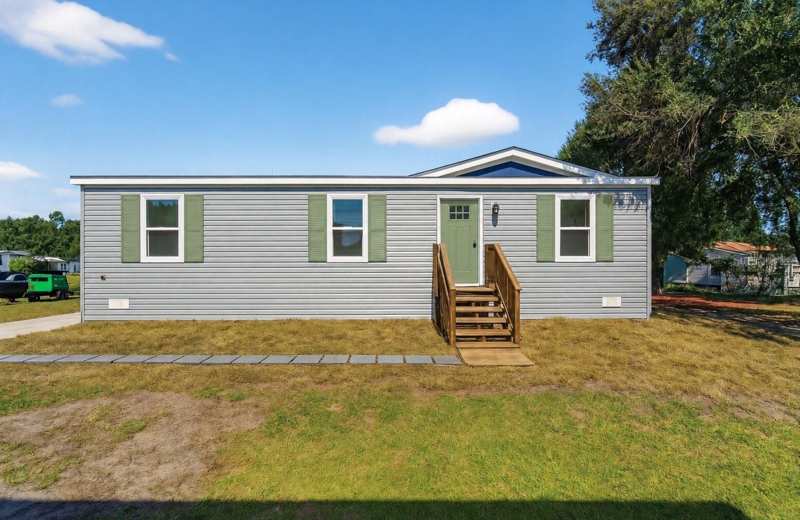 3 bedroom Manufactured Home at 2207 Hialeah Avenue, Indian Hill, Leesburg — photo 1