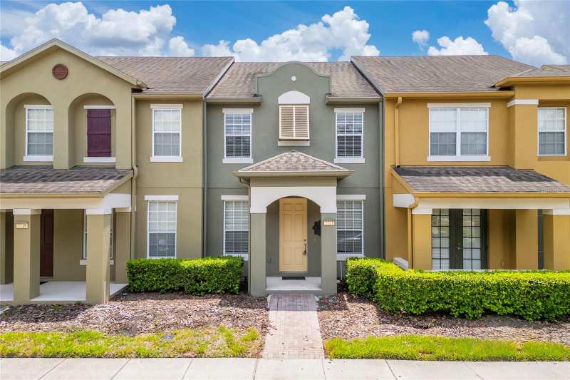3 bedroom Townhouse at 7723 Fairgrove Avenue, Lake Sawyer South Ph 03, Windermere — photo 1