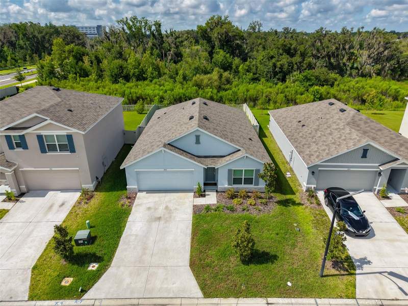 4 bedroom Single Family Residence at 1902 Tahitian Sunrise Drive, North Park Isle Ph 2B & 3A, Plant City — photo 4