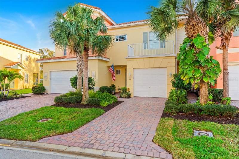 2 bedroom Townhouse at 16150 Via Solera Circle #102, Sail Harbour/Healthpark, Fort Myers — photo 2
