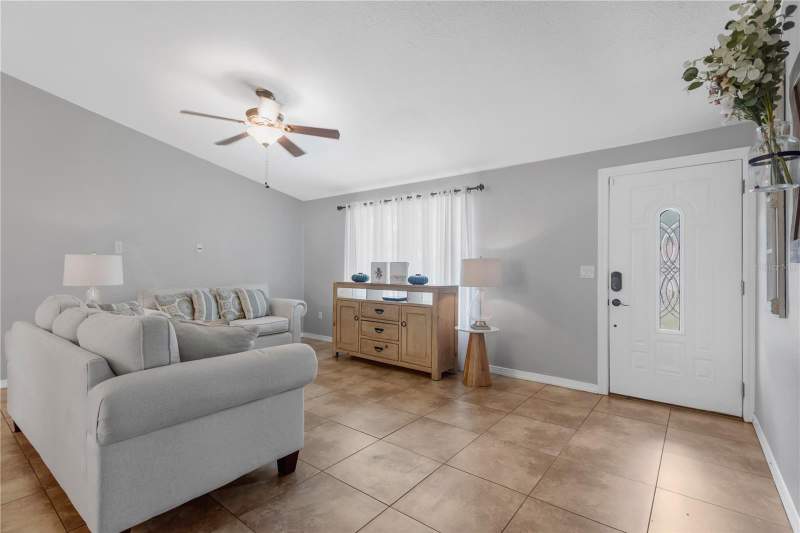 3 bedroom Single Family Residence at 819 Jacaranda Drive, Manors Of Forest Lakes The Ph 2, Oldsmar — photo 3