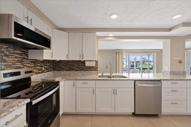 3 bedroom Single Family Residence at 4933 Shell Stream Boulevard, Flor A Mar, New Port Richey — photo 4