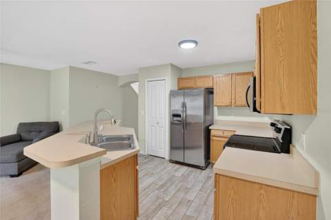 2605 Oleander Lakes Drive, Brandon FL - photo 9 of 68