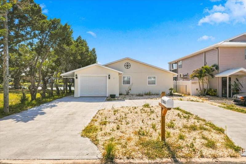 3 bedroom Single Family Residence at 3385 Holly Springs Drive, Hernando Beach, Hernando Beach — photo 4