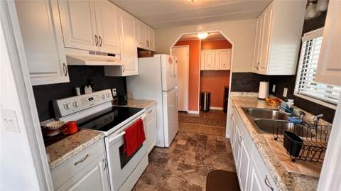 9287 Highpoint Boulevard, Brooksville FL - photo 10 of 32