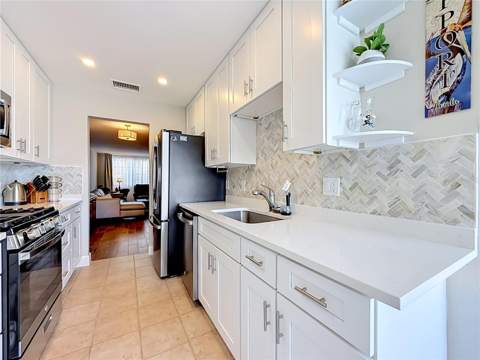 5925 Shore Boulevard #107, Gulfport FL - photo 15 of 46