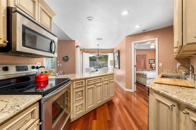 3 bedroom Single Family Residence at 3815 NW 48th Terrace, Autumn Woods, Gainesville — photo 4