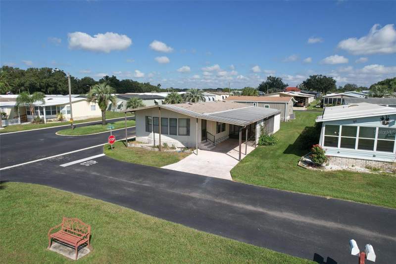 2 bedroom Manufactured Home at 37605 Amigo Drive, Spanish Trails West Residential Cooperative, Zephyrhills — photo 3