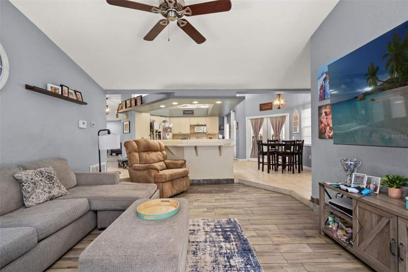 4 bedroom Single Family Residence at 13499 Bruni Drive, Oaks The, Spring Hill — photo 3