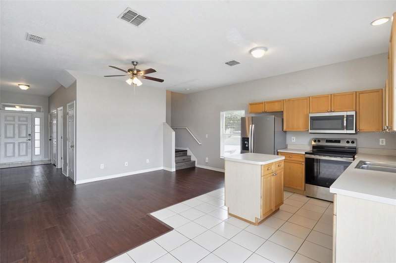 2 bedroom Townhouse at 7041 Opal Drive, Opal Place, Largo — photo 4