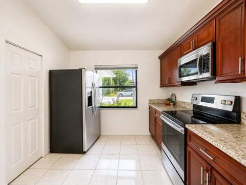 340 Chiquita Court, Kissimmee FL - photo 9 of 31