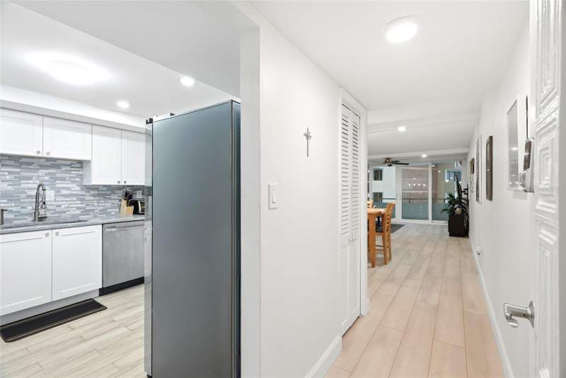 1 bedroom Condominium at 17920 Gulf Boulevard #1502, Redington Towers Bldg 2 Condo, St Petersburg — photo 5