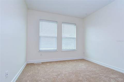4749 Rolling Green Drive, Wesley Chapel FL - photo 19 of 35