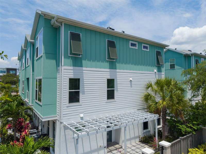 3 bedroom Townhouse at 2851 1st Avenue, Grand Central District Twnhms, St Petersburg — photo 1
