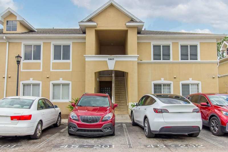 3 bedroom Condominium at 6445 Cypressdale Drive #102, Villages Of Bloomingdale Condo 6, Riverview — photo 1