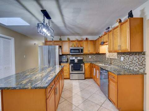 31126 Prestwick Avenue, Sorrento FL - photo 6 of 6