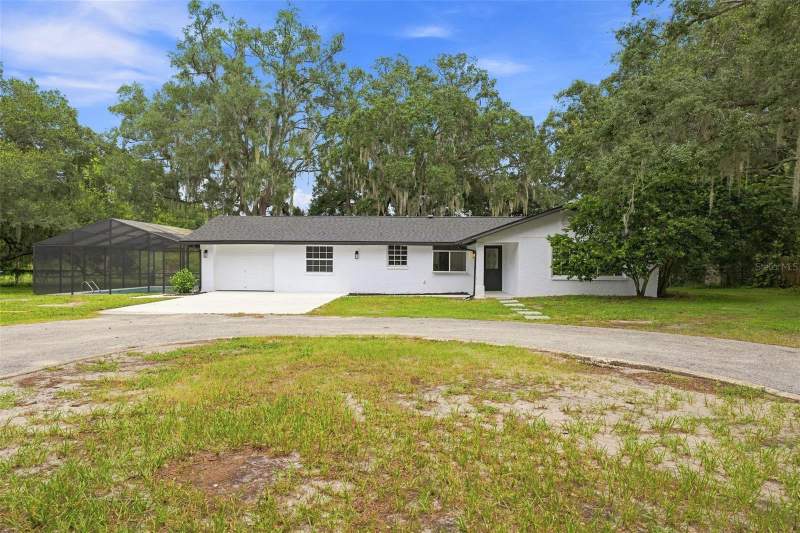 4 bedroom Single Family Residence at 11666 Seminole Drive, Osceola Heights Unit 1, New Port Richey — photo 2