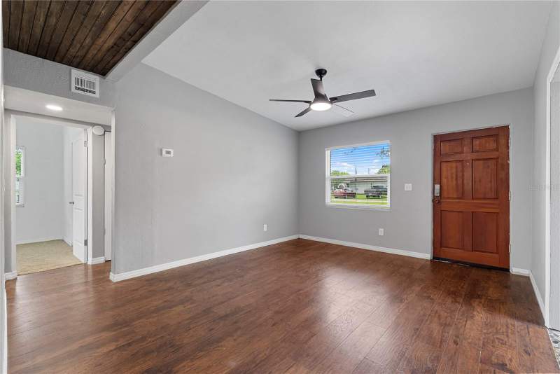 2 bedroom Single Family Residence at 460 E 3rd Street, North Chuluota, Chuluota — photo 5