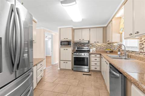 2621 Carpenter Place, Leesburg FL - photo 8 of 39
