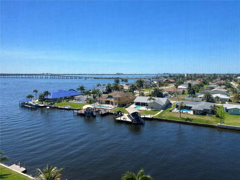 2 bedroom Condominium at 4260 SE 20th Place #801, River Towers Condo, Cape Coral — photo 2