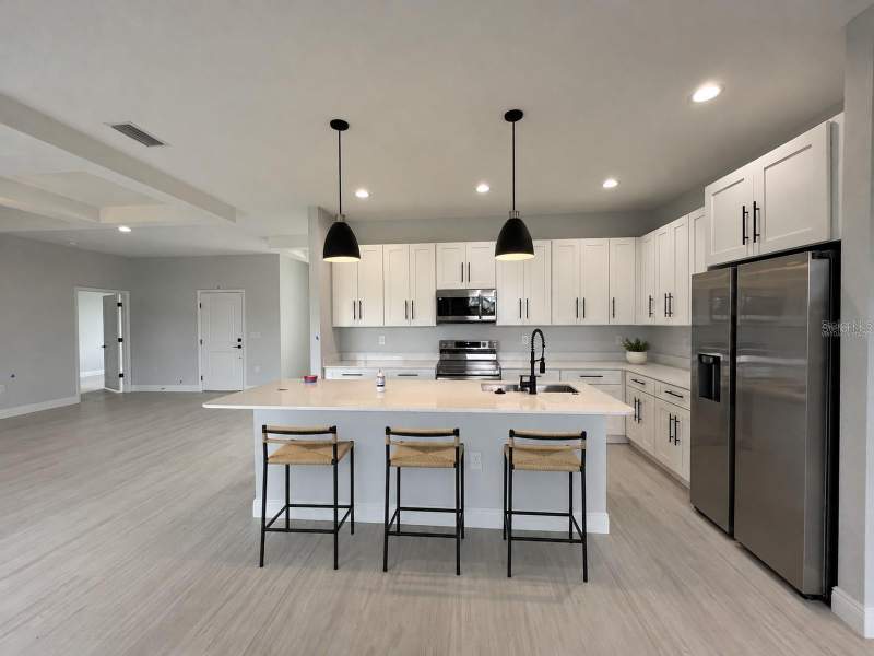 4 bedroom Single Family Residence at 13335 Holtville Avenue, Port Charlotte Sec 085, Port Charlotte — photo 2