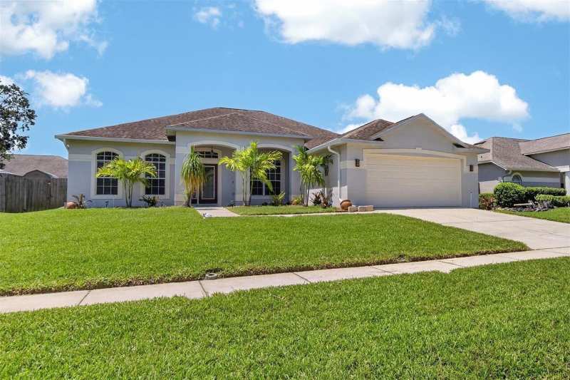 3 bedroom Single Family Residence at 11937 Timberhill Drive, Riverglen, Riverview — photo 1