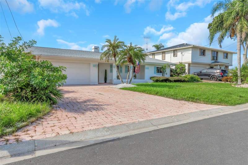 4 bedroom Single Family Residence at 220 Driftwood Drive, Baywood Village, Palm Harbor — photo 4