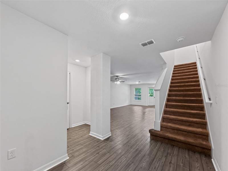 3 bedroom Townhouse at 1552 Wynford Circle, Hamlets/Tavares, Tavares — photo 3