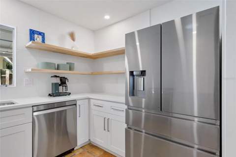 2142 Waldemere Street, Sarasota FL - photo 6 of 6