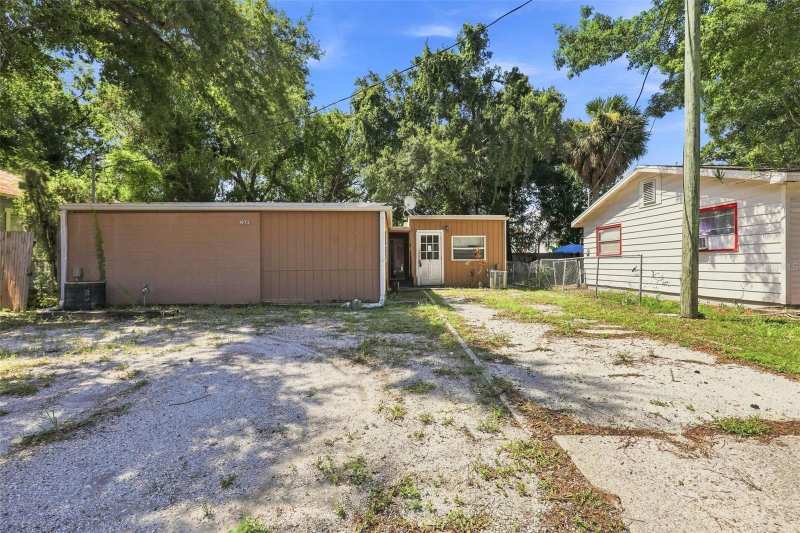 6 bedroom Half Duplex at 1672 10th Street, Petroutsa Brothers Sub, Sarasota — photo 1