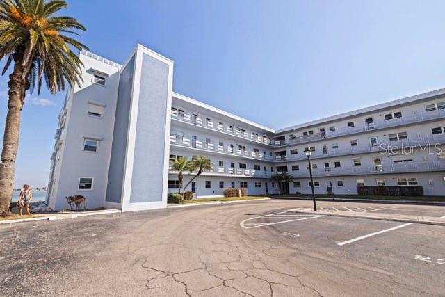 1 bedroom Condominium at 5555 Gulf Boulevard #312, Regency West Apts Condo, St Petersburg — photo 1